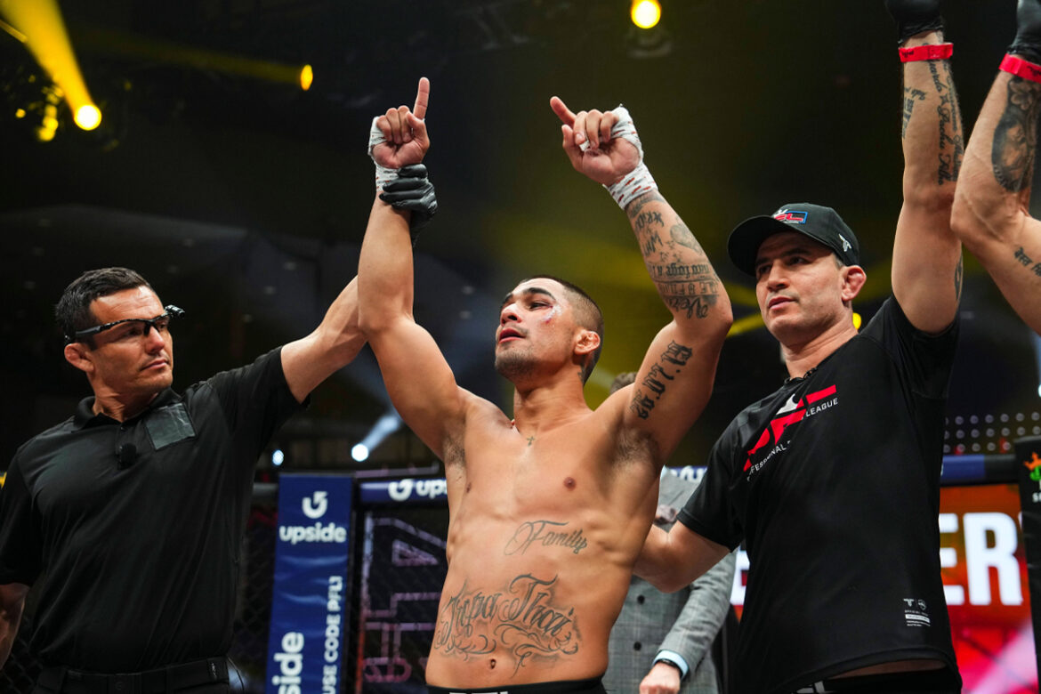 Gabriel Braga garantiu vaga nos playoffs da PFL com vitória no PFL 6 2024 (Foto: Neil Cooper/PFL)