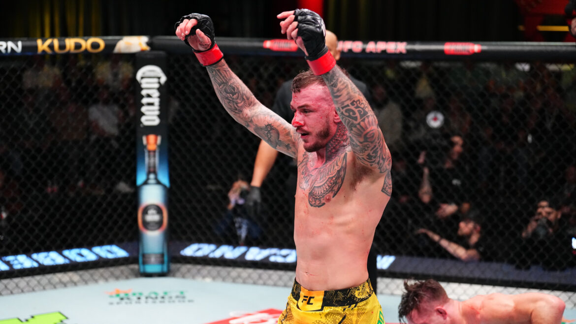 Renato Moicano enfrenta Benoit Saint-Denis no UFC Paris (Foto: UFC/Divulgação/Twitter)