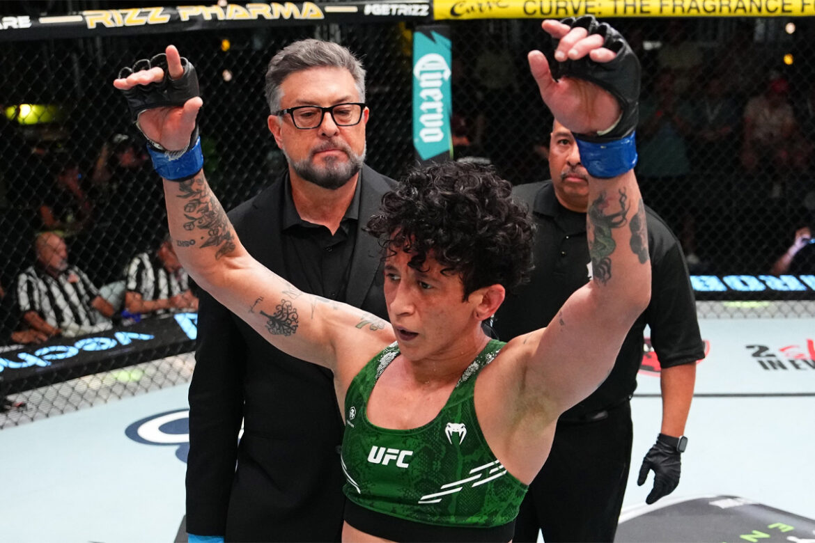 Virna Jandiroba brilhou na luta principal do UFC Vegas 94 (Foto: UFC/Divulgação/Twitter)