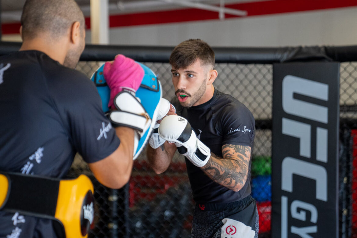 Matheus Nicolau é demitido pelo UFC (Foto: UFC/Divulgação/Twitter)